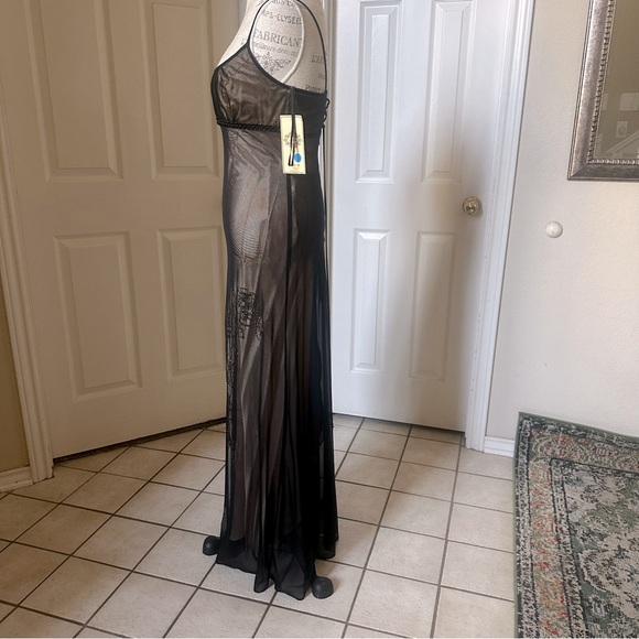 Black Over Gold Vintage Design Long Dress - Picture 5 of 16
